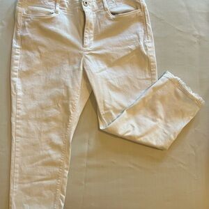 NWOT- j.jill white fringed bottom Capri jeans with a tad of stretch. 10 petite